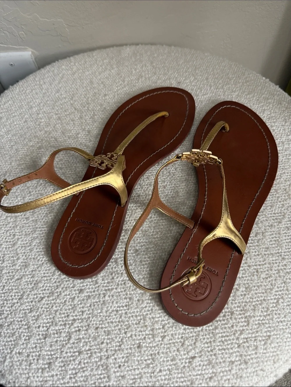 Tory Burch Melinda T Strap Flat Size 7.5 Gold
